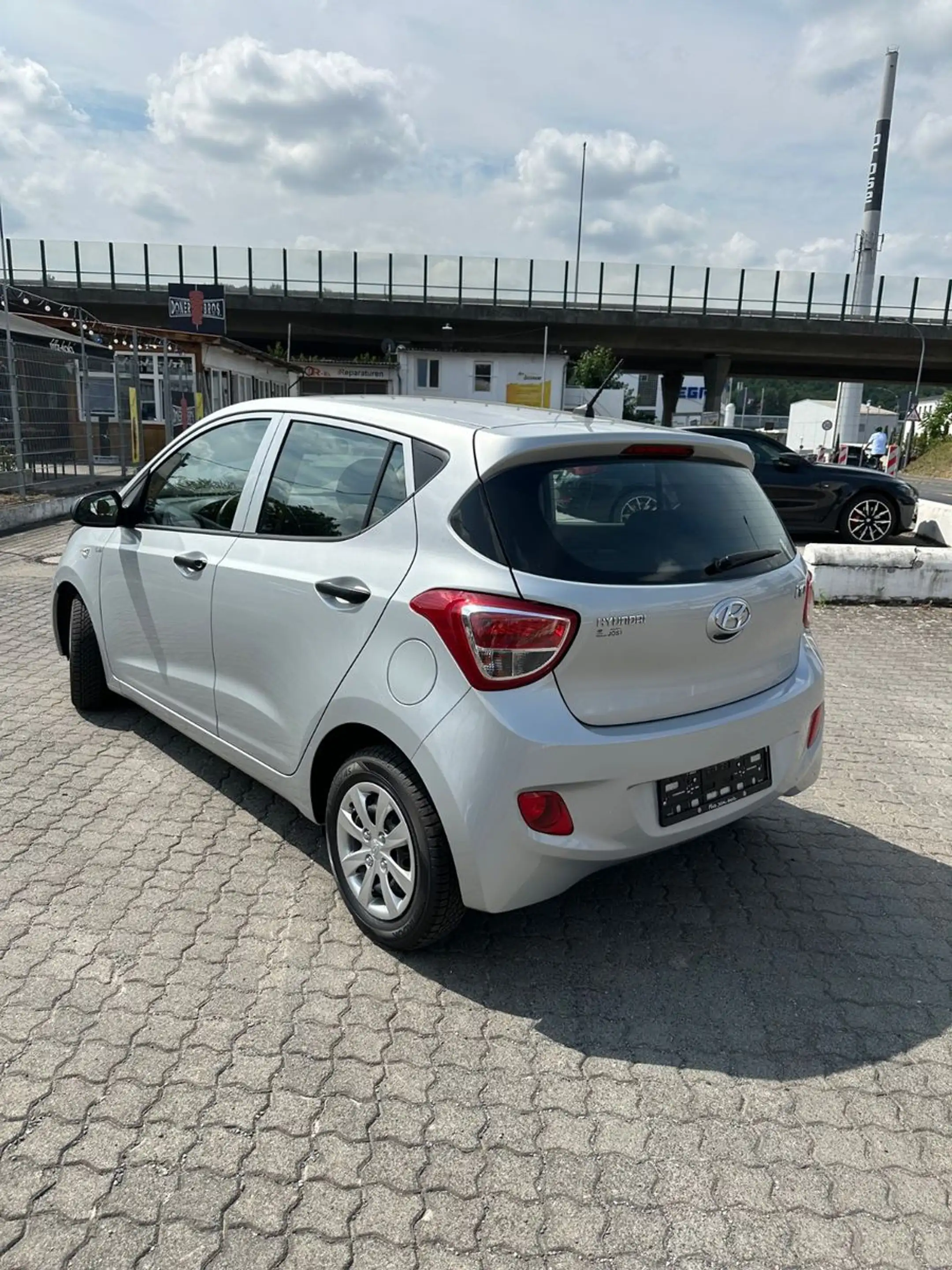 Hyundai i10 Classic Klimaautomatik Euro 6 Tüv 03.28 — photo 4
