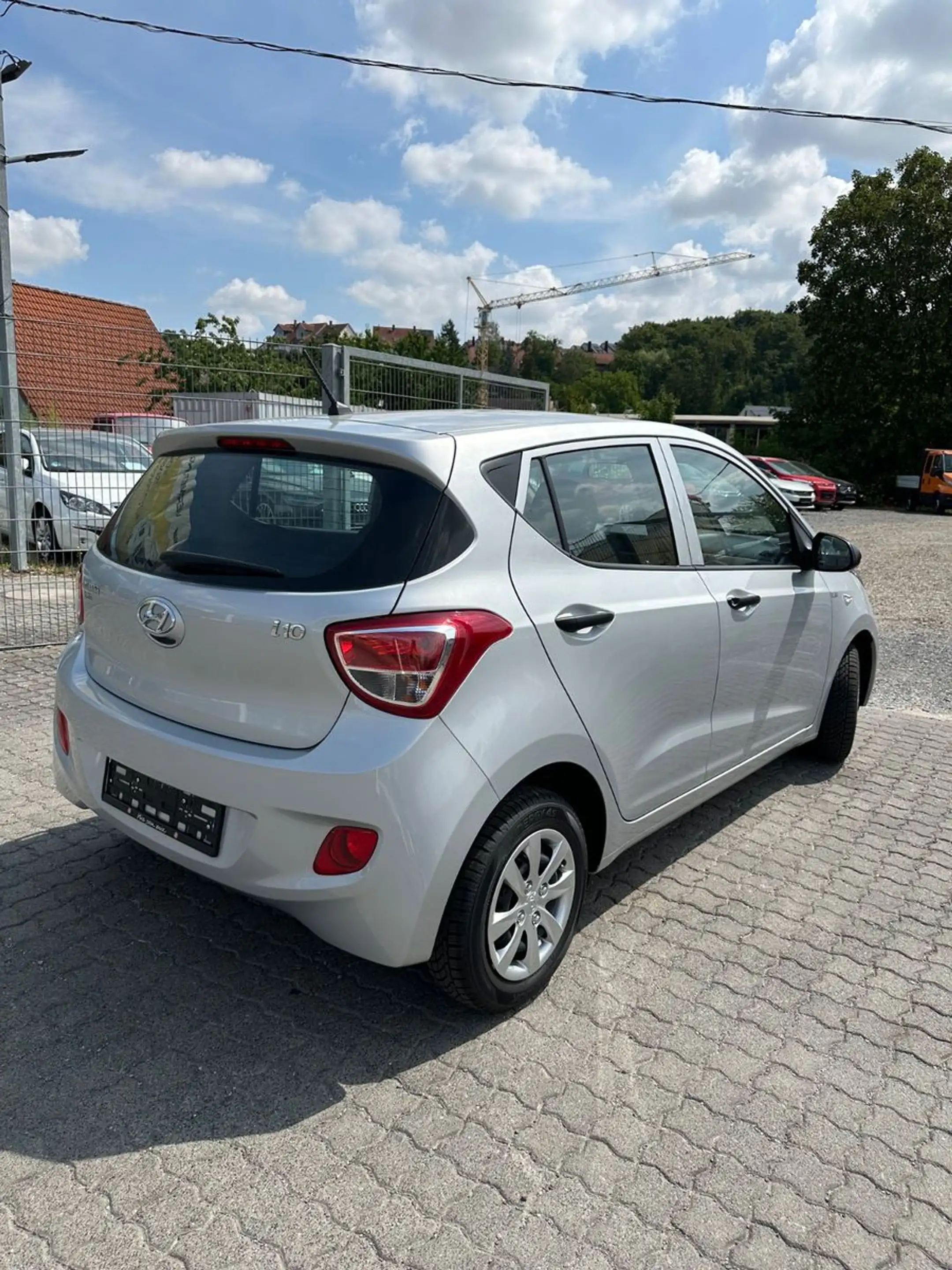Hyundai i10 Classic Klimaautomatik Euro 6 Tüv 03.28 — photo 6