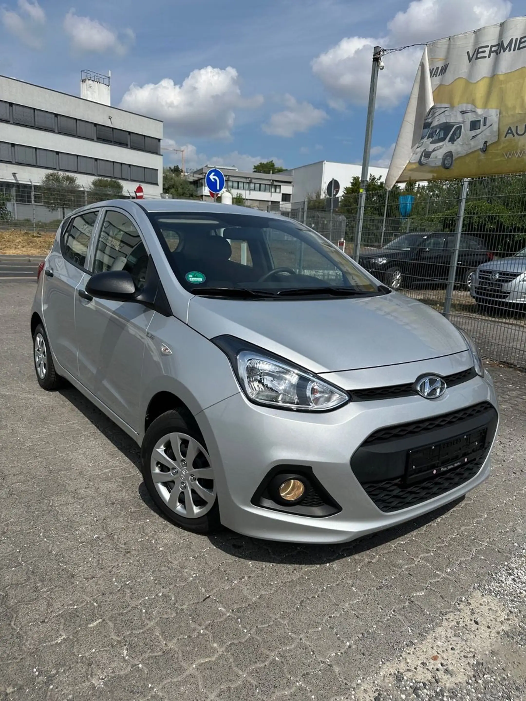 Hyundai i10 Classic Klimaautomatik Euro 6 Tüv 03.28 — photo 3