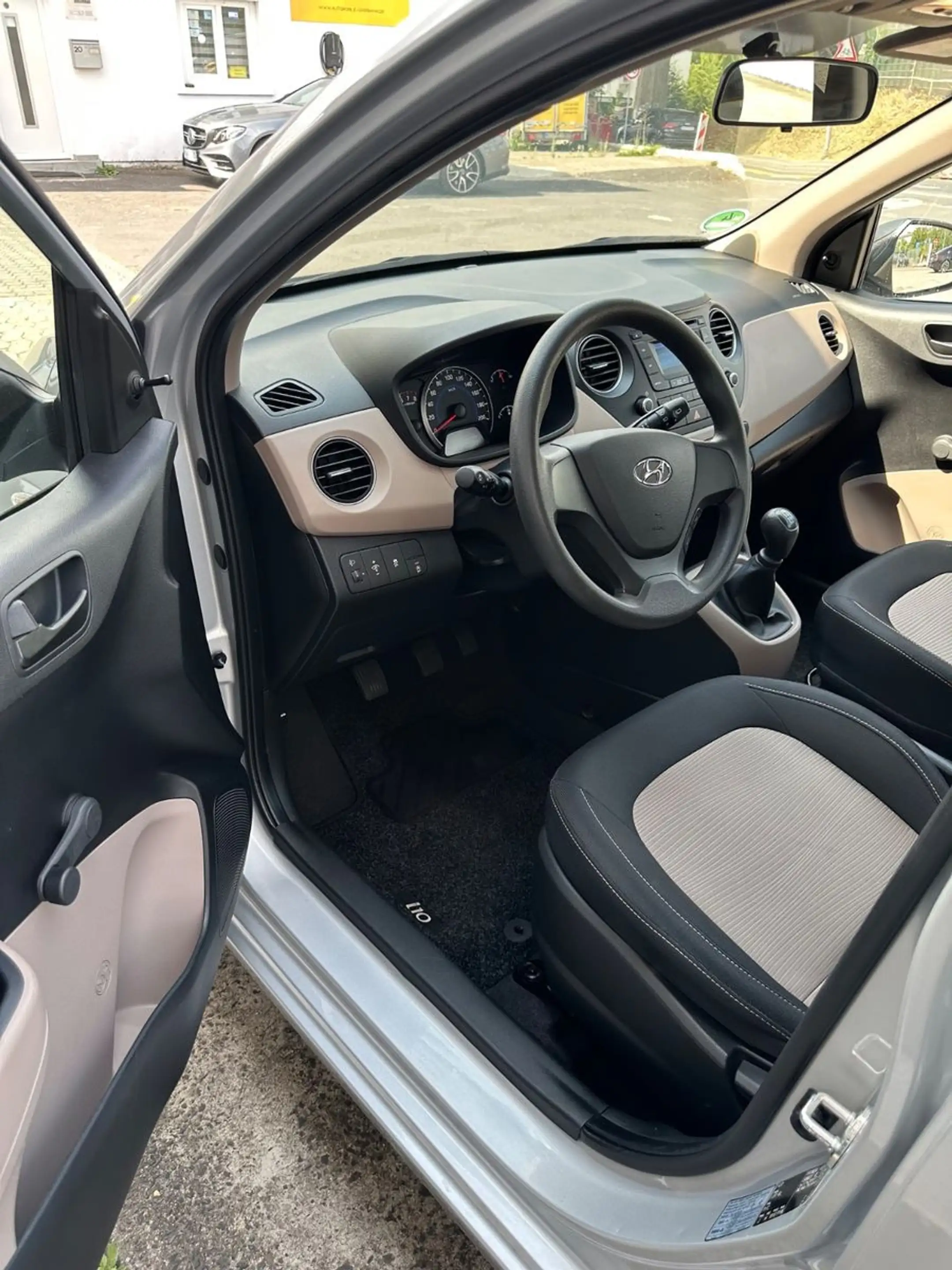 Hyundai i10 Classic Klimaautomatik Euro 6 Tüv 03.28 — photo 13