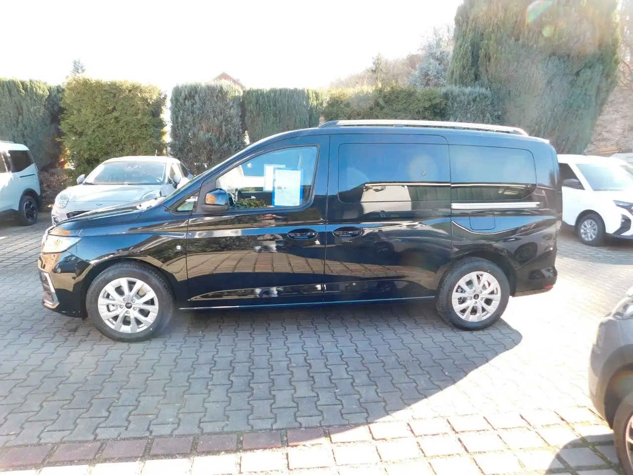 Ford Grand Tourneo Connect Titanium 4