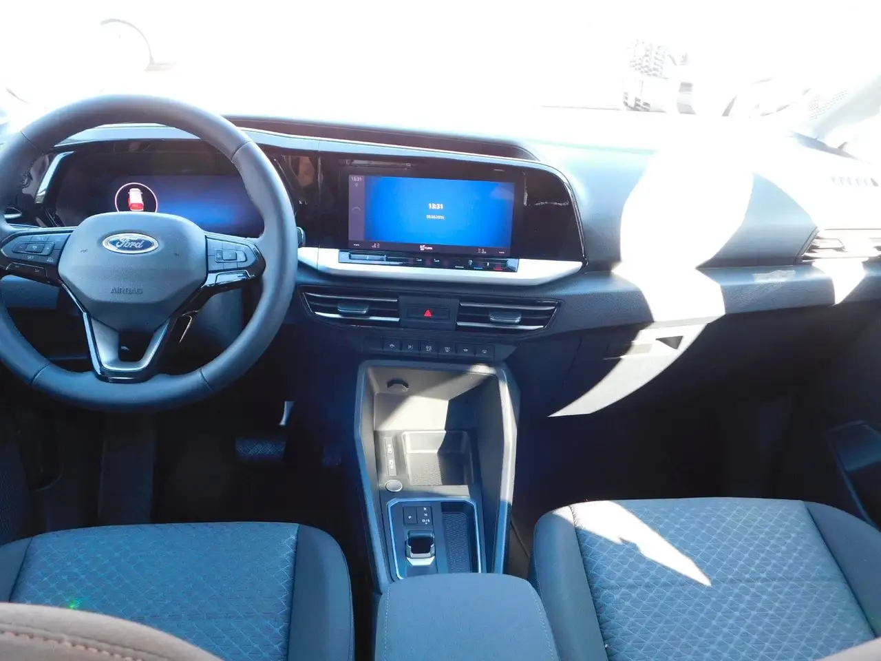 Ford Grand Tourneo Connect Titanium 10