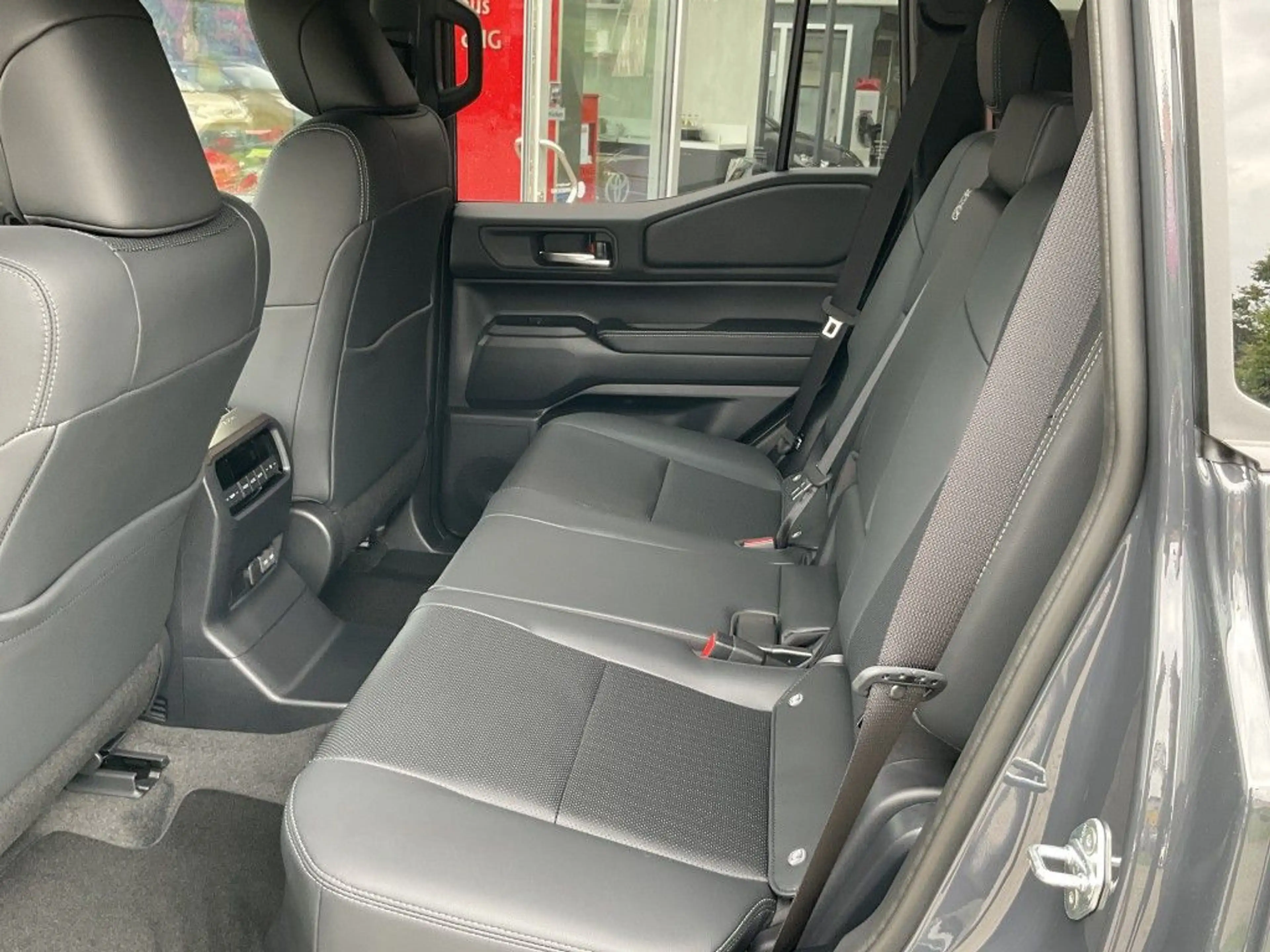 Toyota Land Cruiser 2.8 D-4D Mild-Hybrid Automatik Executive — photo 10