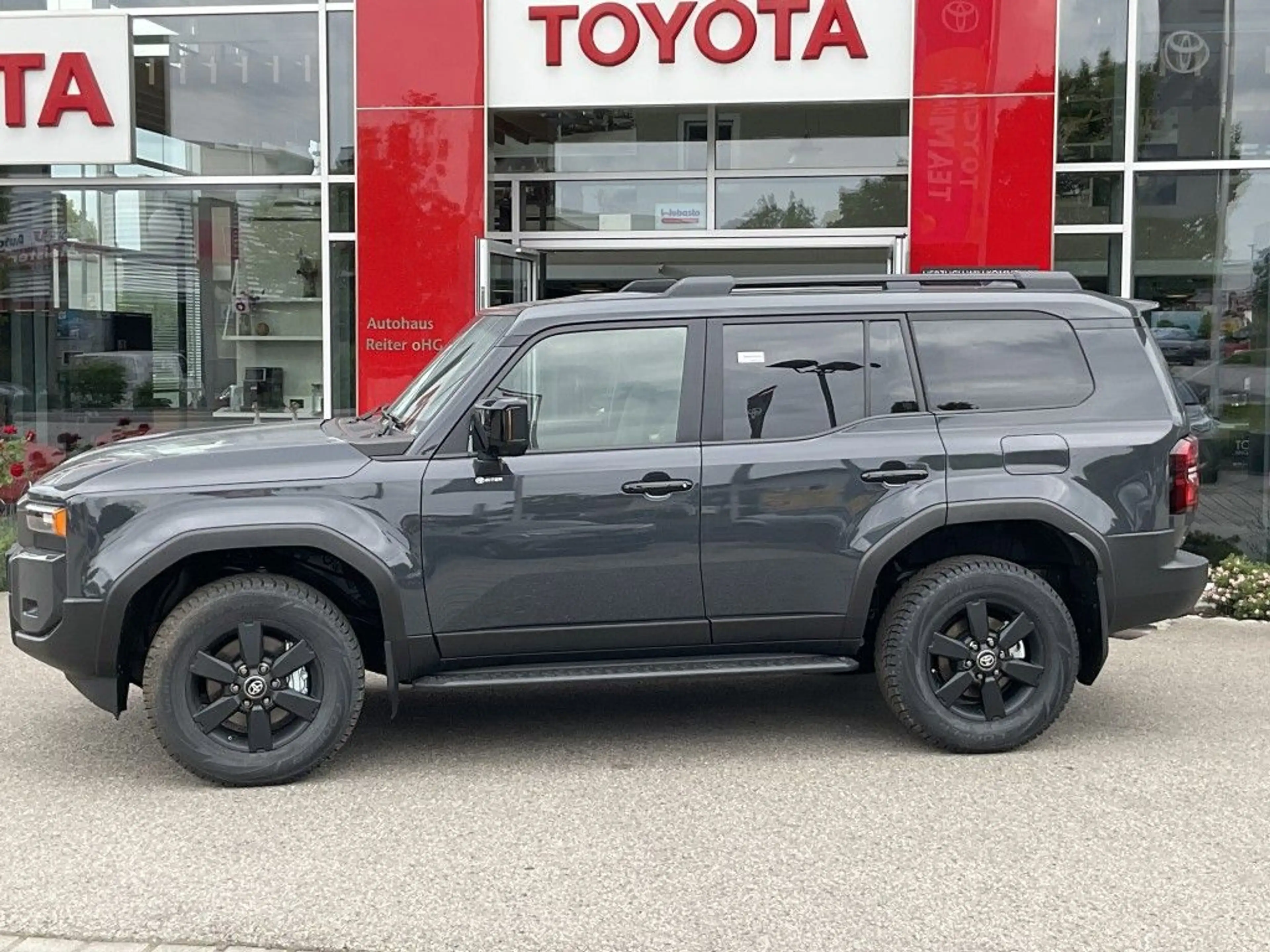 Toyota Land Cruiser 2.8 D-4D Mild-Hybrid Automatik Executive — photo 3