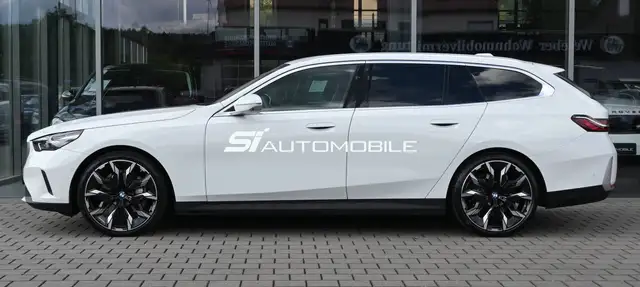 BMW 5 Series view 2