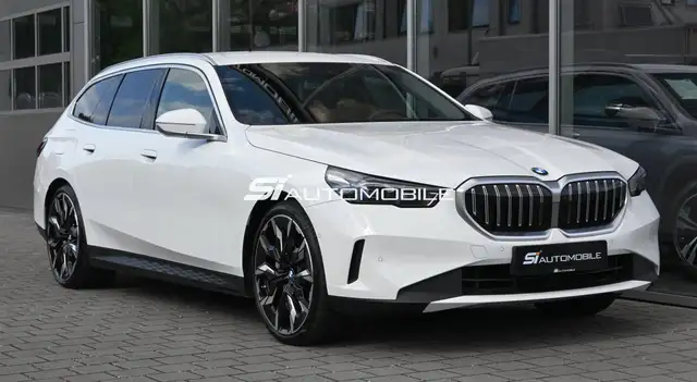 BMW 5 Series view 7