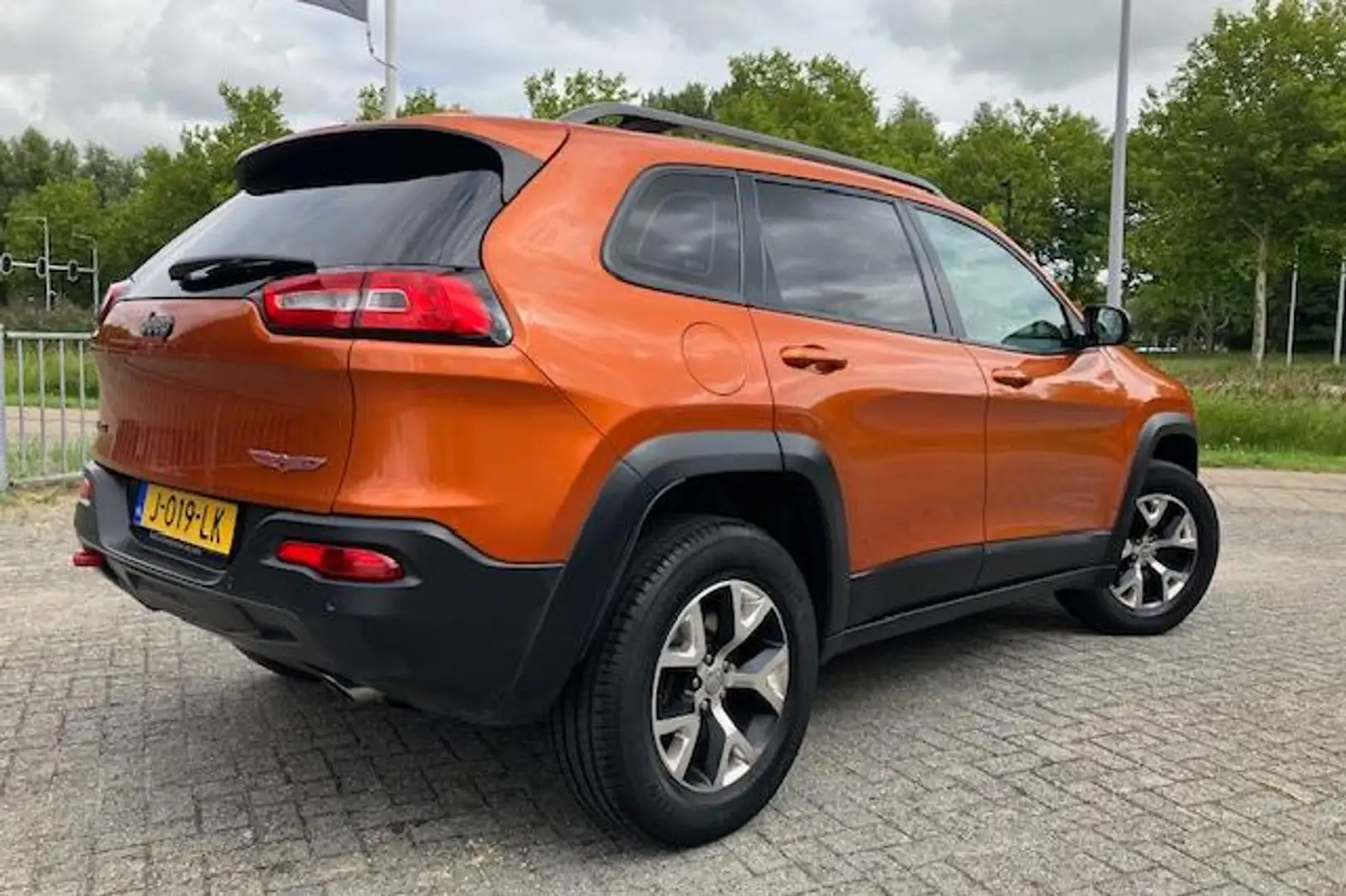 Jeep Cherokee 3.2 V6 272PK Limited AWD Automaat Orange - 2