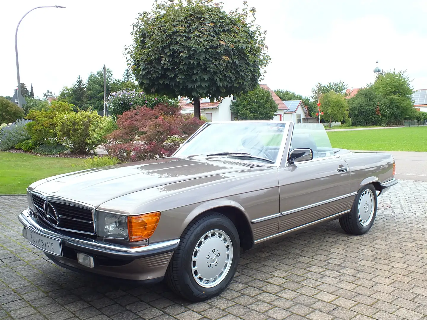 Mercedes-Benz SL 300 Jahreswagen - 100 % Erstlack - Deutsches Auto Braun - 1