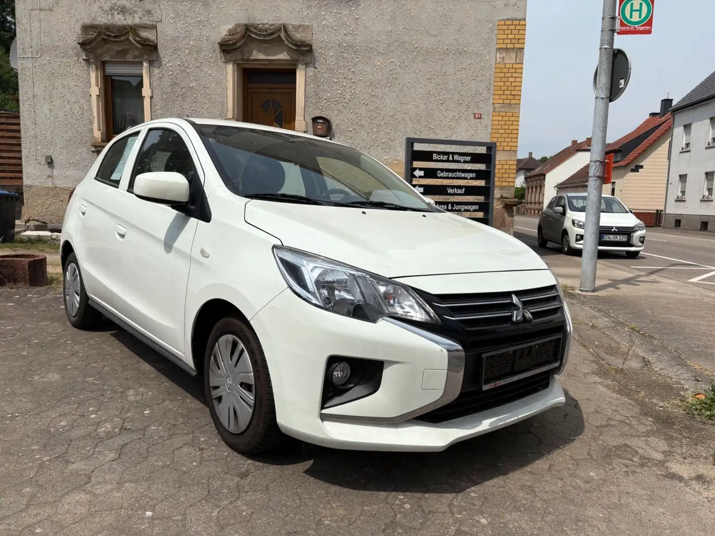 Mitsubishi Space Star 1.2 MIVEC Select Weiß - 1