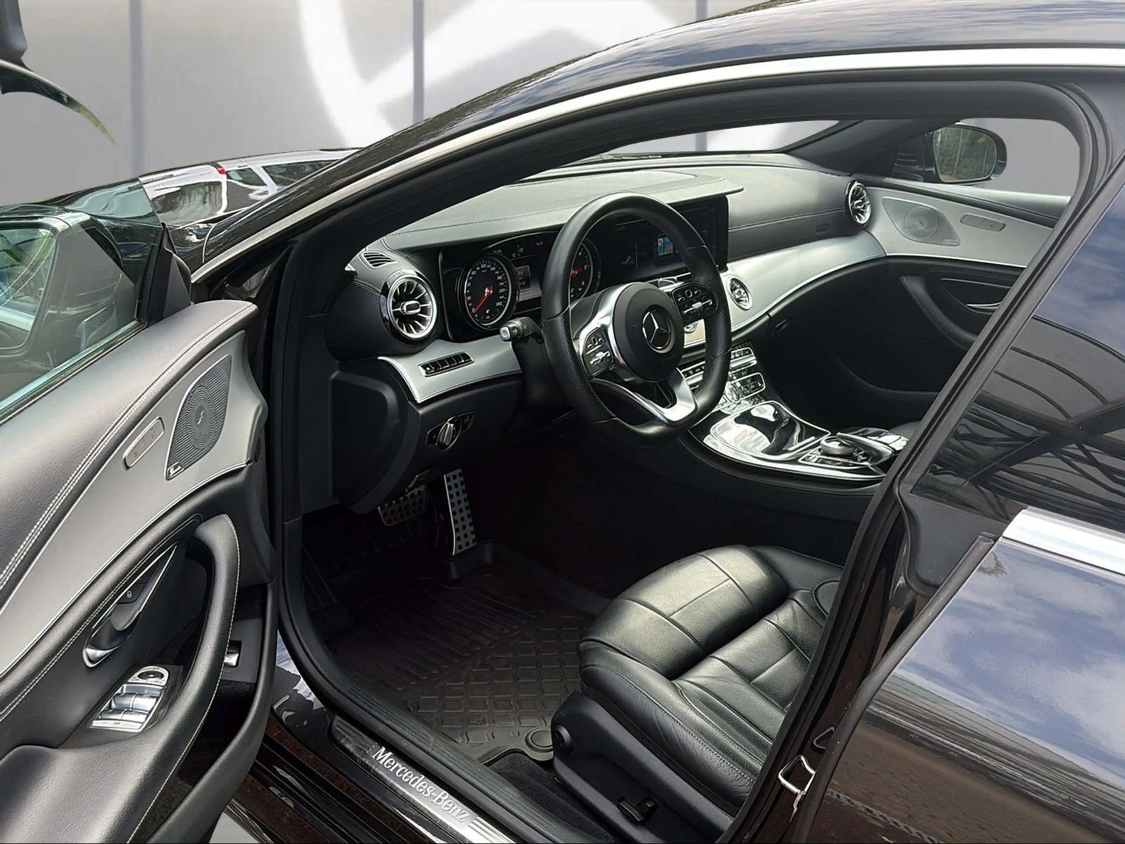 Mercedes-Benz CLS 300 d Coupé AMG DSC 360° BURMESTER MULTIBEAM — photo 13