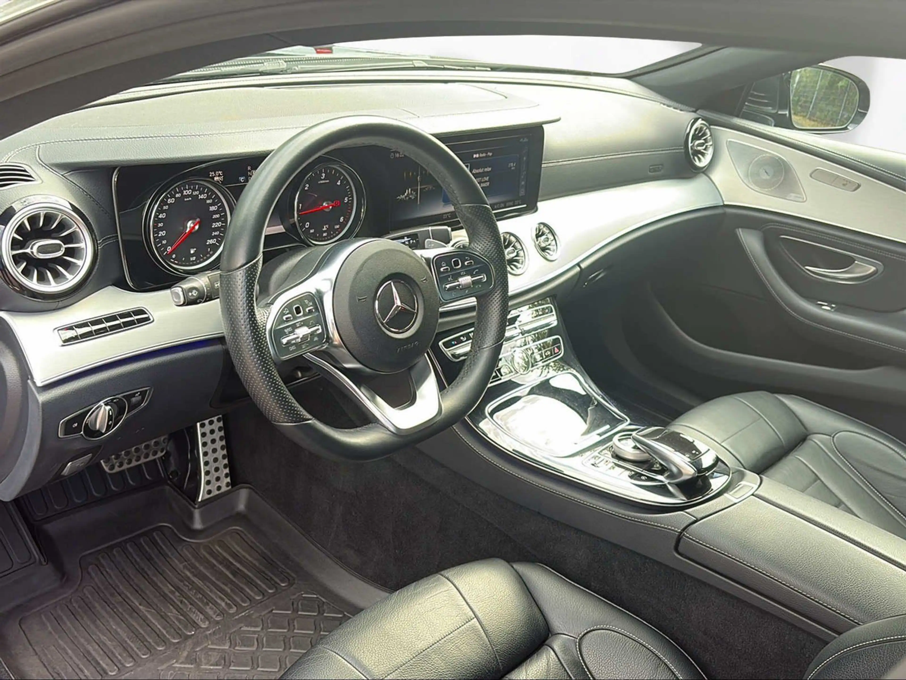 Mercedes-Benz CLS 300 d Coupé AMG DSC 360° BURMESTER MULTIBEAM — photo 14