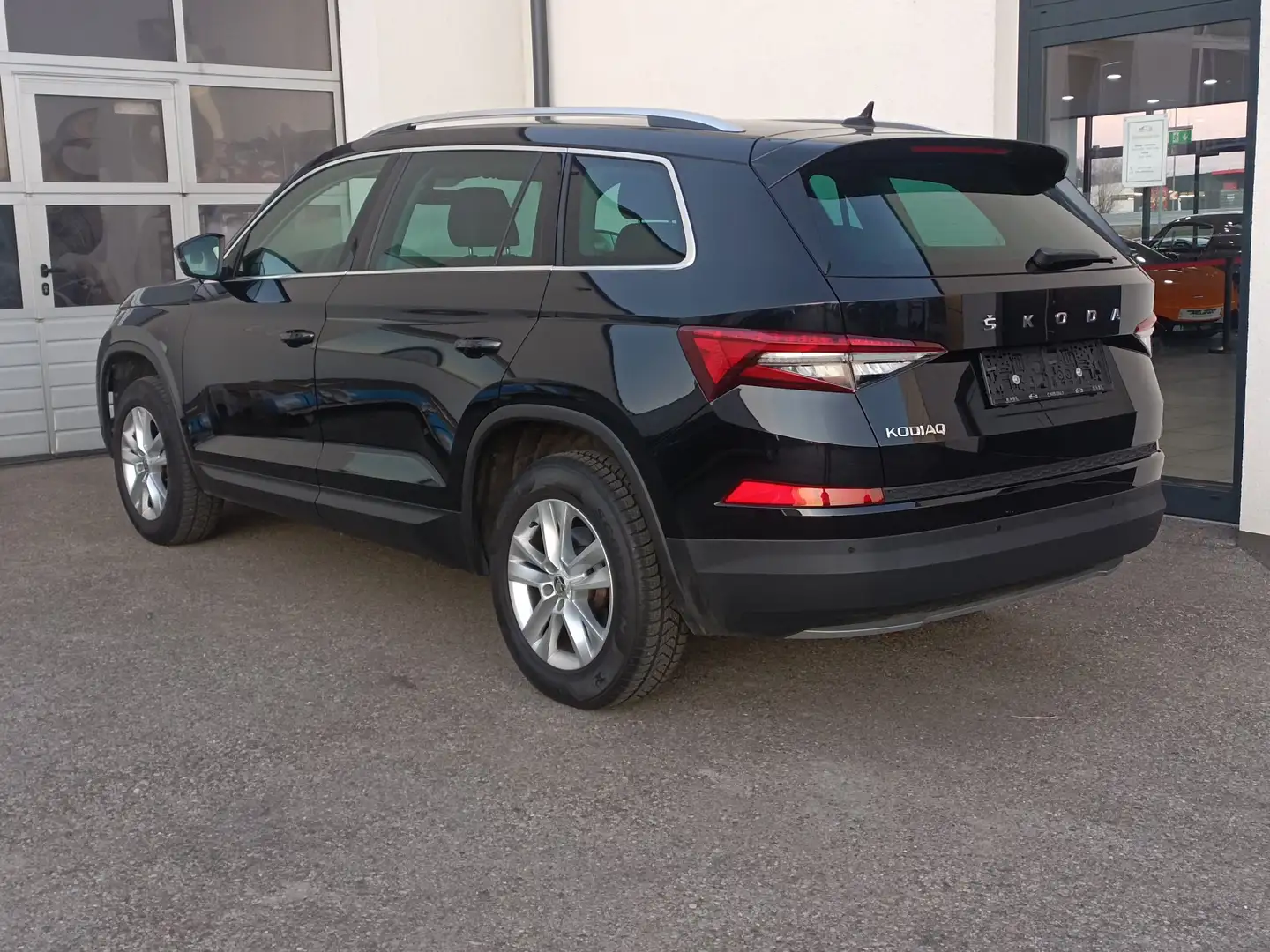 Skoda Kodiaq 2,0 TDI Ambition SC DSG,LEDER,APP,LED,Kamera Schwarz - 2