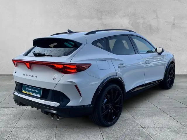 Cupra Formentor view 5