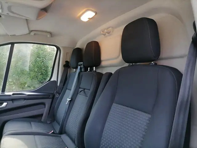 Ford Transit Custom view 11