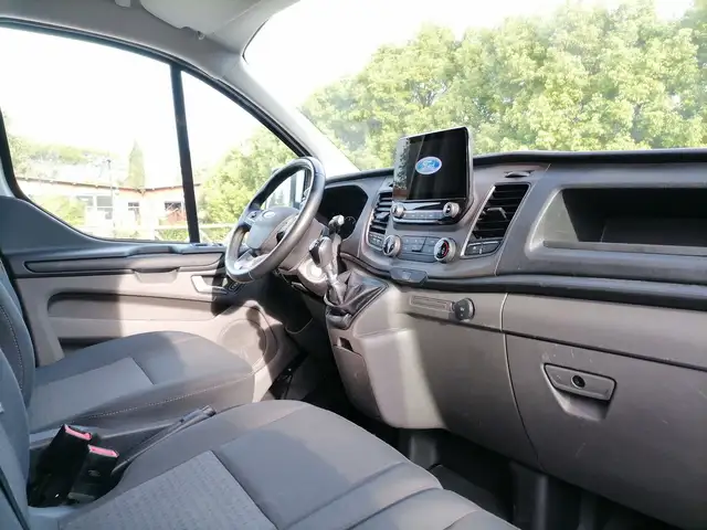 Ford Transit Custom view 7