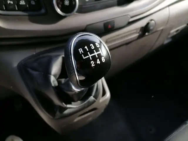 Ford Transit Custom view 12