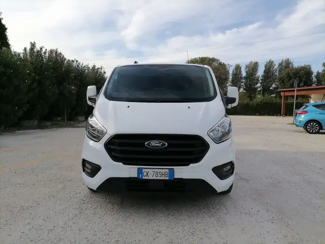 Ford Transit Custom view 5