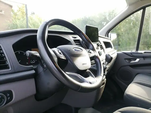 Ford Transit Custom view 10