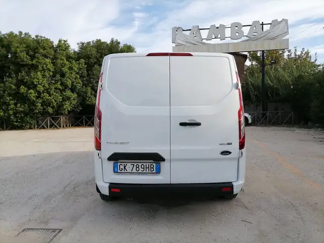 Ford Transit Custom view 4