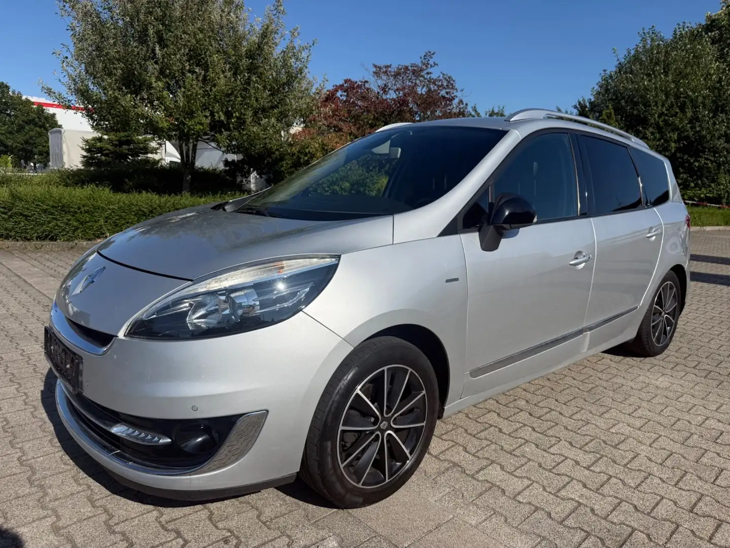 Renault Scenic III Grand 1.4 TCe BOSE Edition TÜV EURO 5 Grijs - 1
