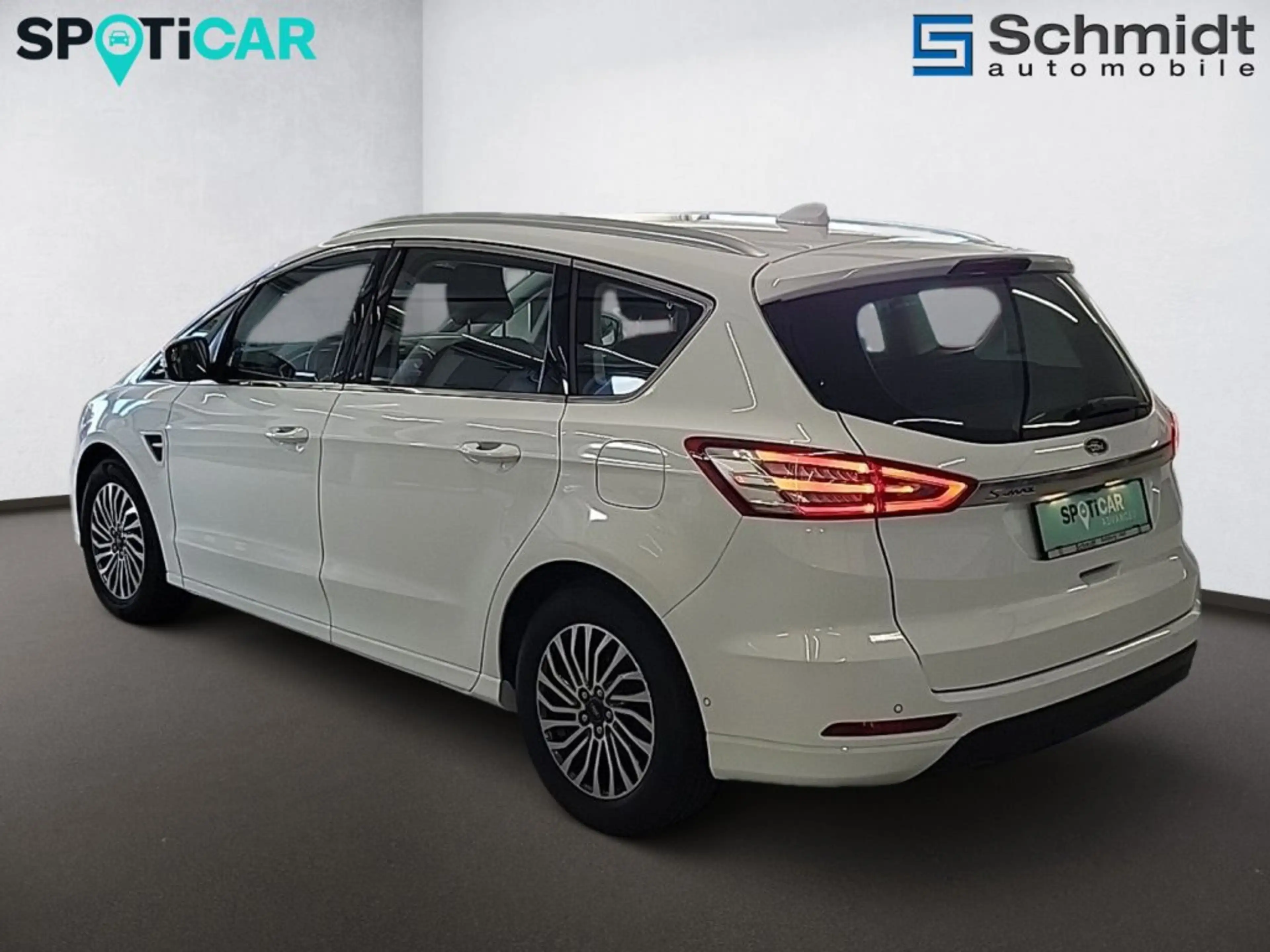 Ford S-Max Titanium 2.0 EcoBlue SCR Aut. — photo 3