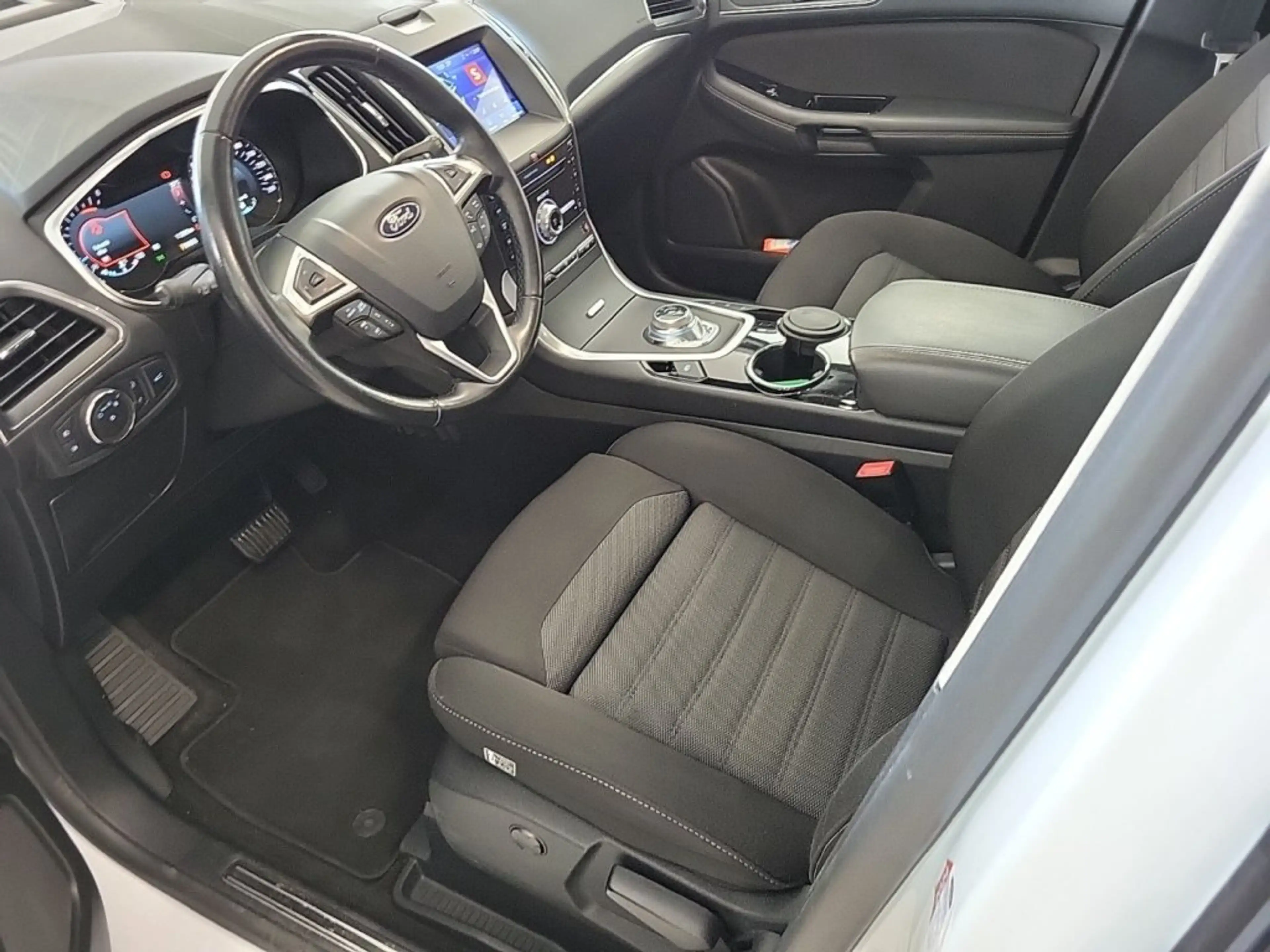 Ford S-Max Titanium 2.0 EcoBlue SCR Aut. — photo 9