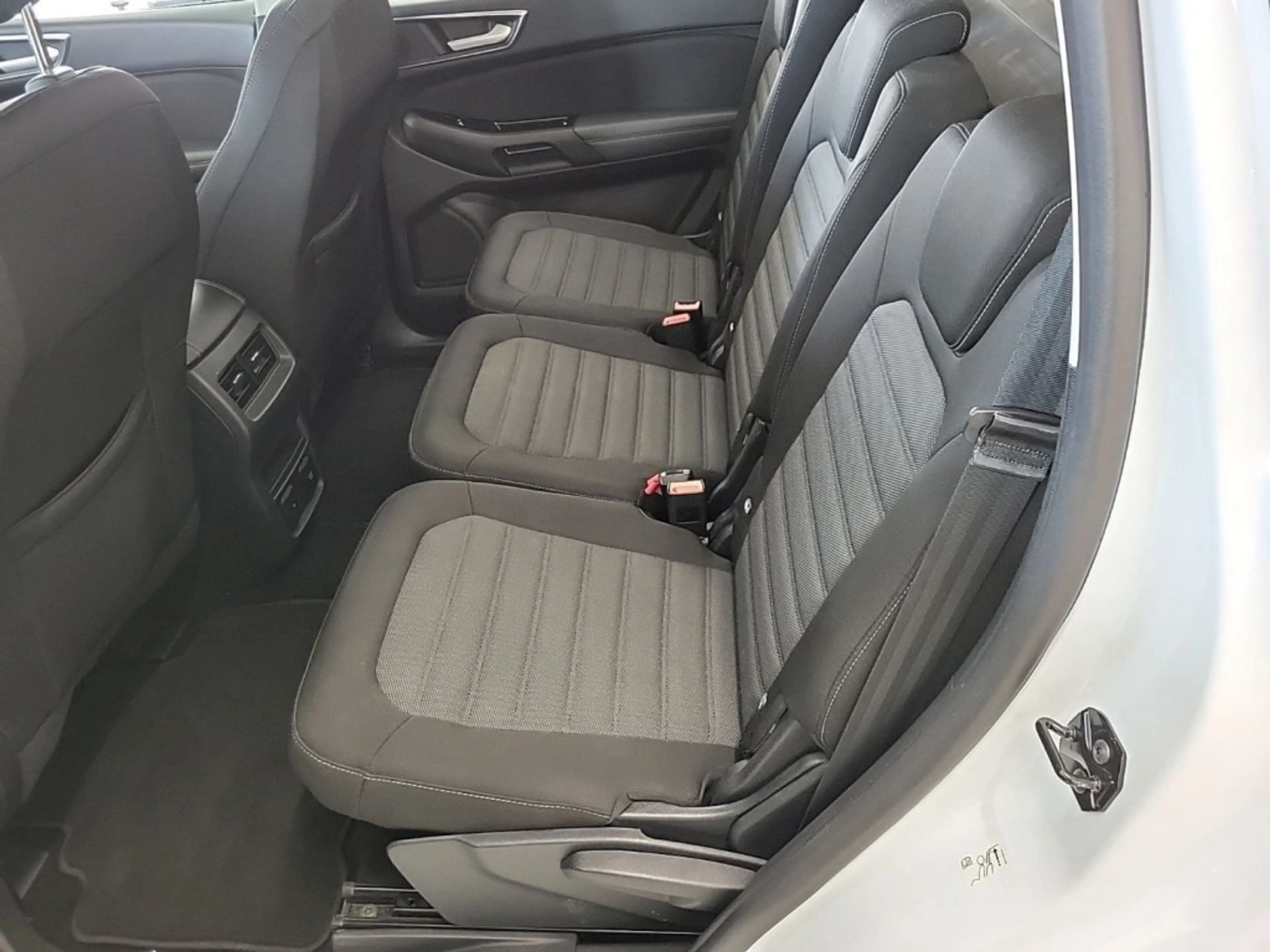 Ford S-Max Titanium 2.0 EcoBlue SCR Aut. — photo 8