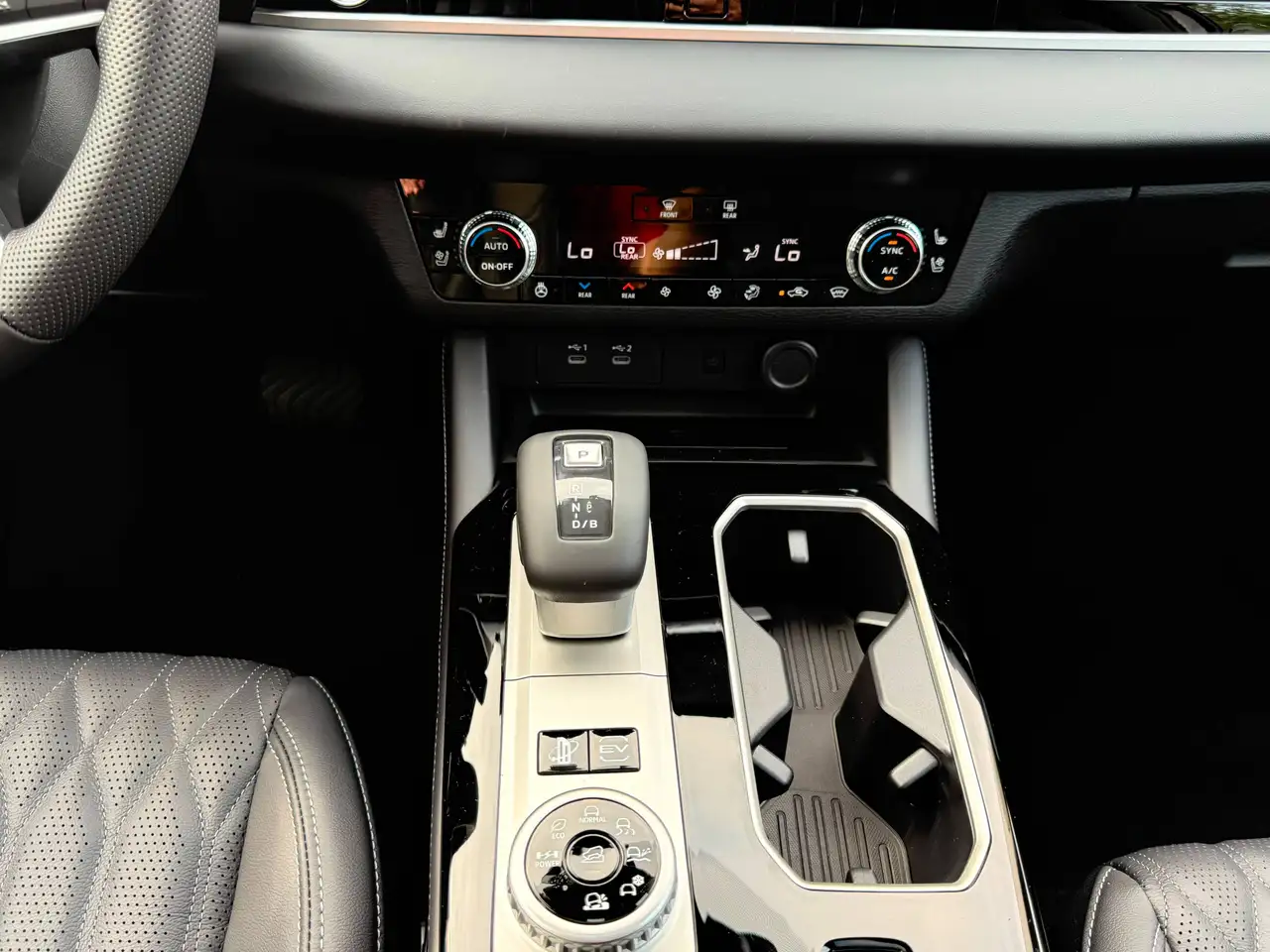Mitsubishi Outlander снимка Mitsubishi Outlander