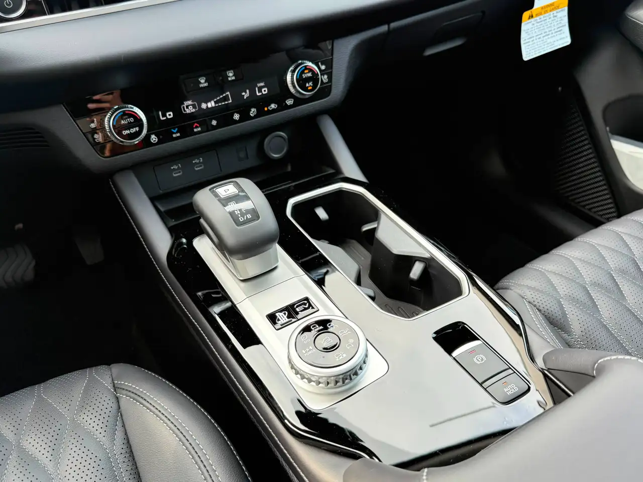 Mitsubishi Outlander снимка Mitsubishi Outlander