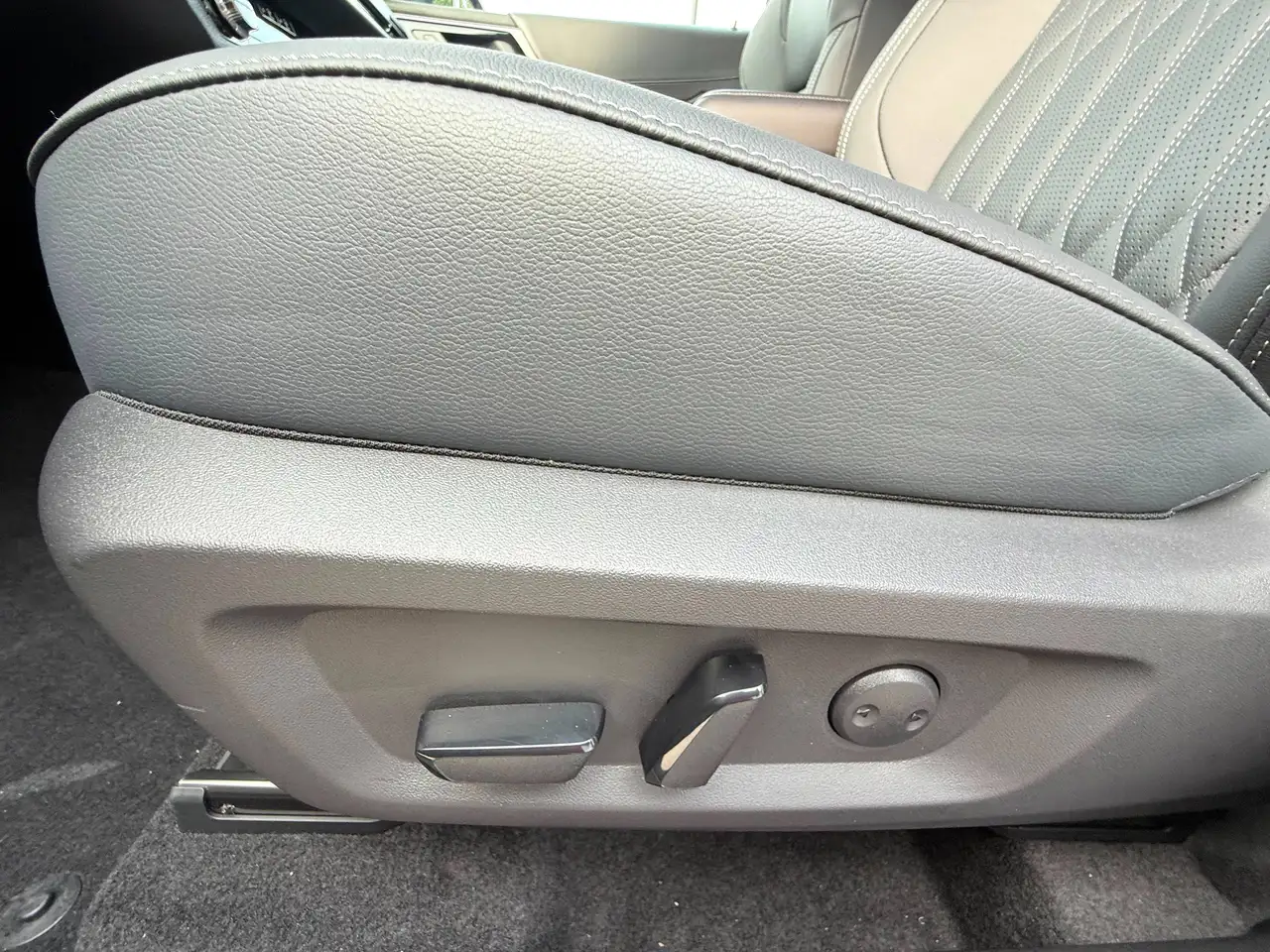 Mitsubishi Outlander снимка Mitsubishi Outlander