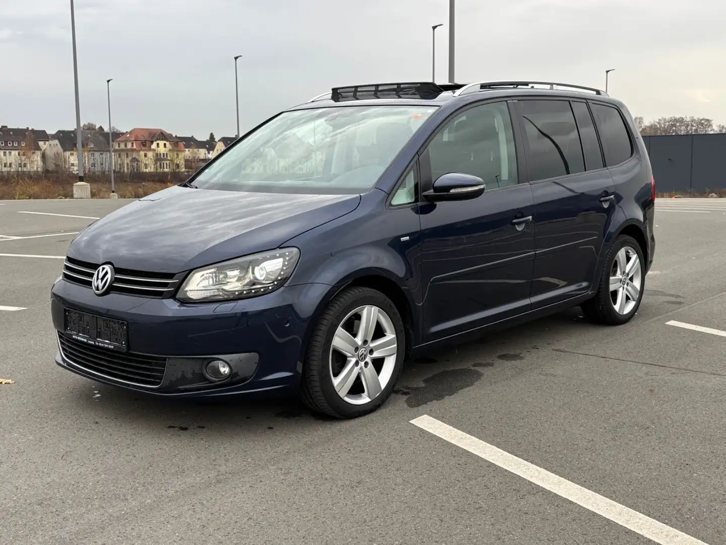 Volkswagen Touran 2.0 TDI Cup BMT 7 Sitze Xenon Alu Navi Blau - 1