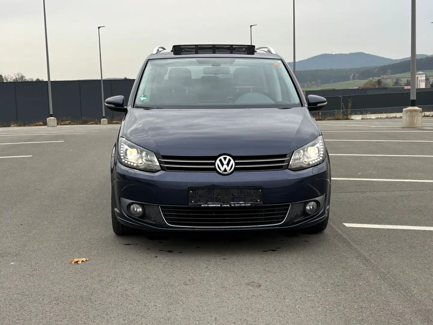 Volkswagen Touran 2.0 TDI Cup BMT 7 Sitze Xenon Alu Navi Blau - 2