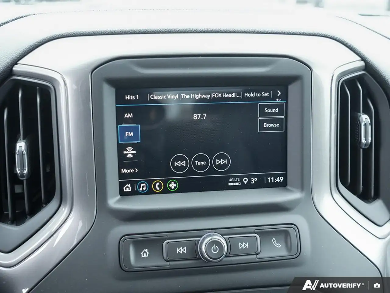 Chevrolet Silverado 1500 снимка Chevrolet Silverado 1500