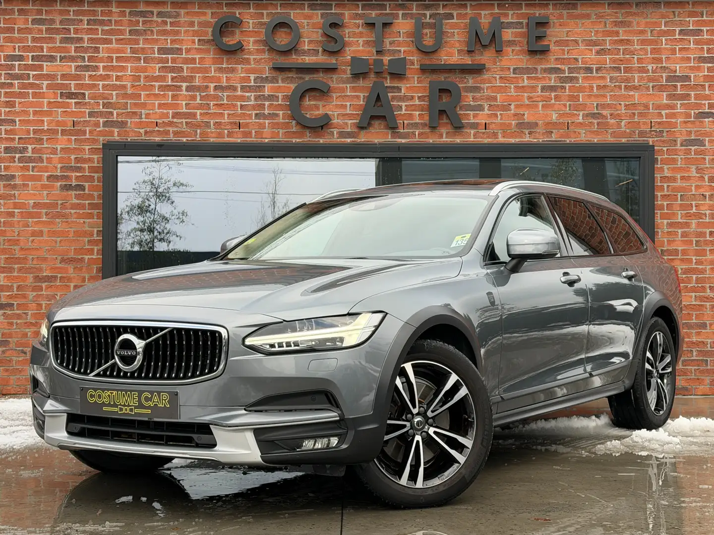 Volvo V90 Cross Country 2.0 D5 - Toit ouvrant - 4x4 - Caméra de recul Grau - 1