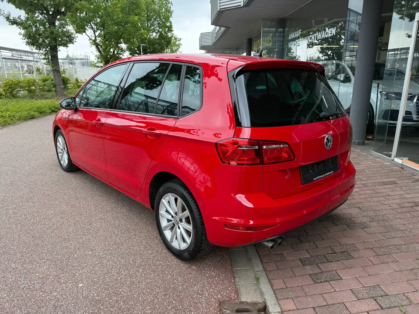 Volkswagen Golf Sportsvan 2.0 TDI DSG Lounge Navi/Park-Ass./AHK/MFL Rood - 2