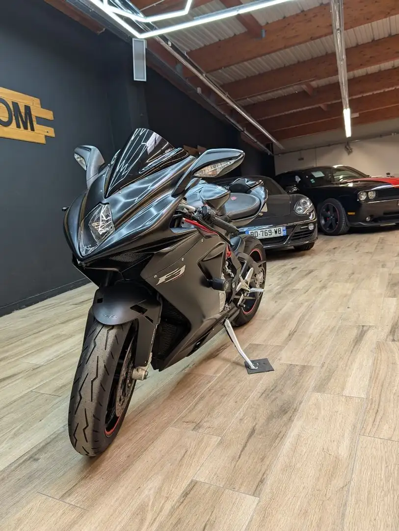 MV Agusta 800 F3 800 RC - 2