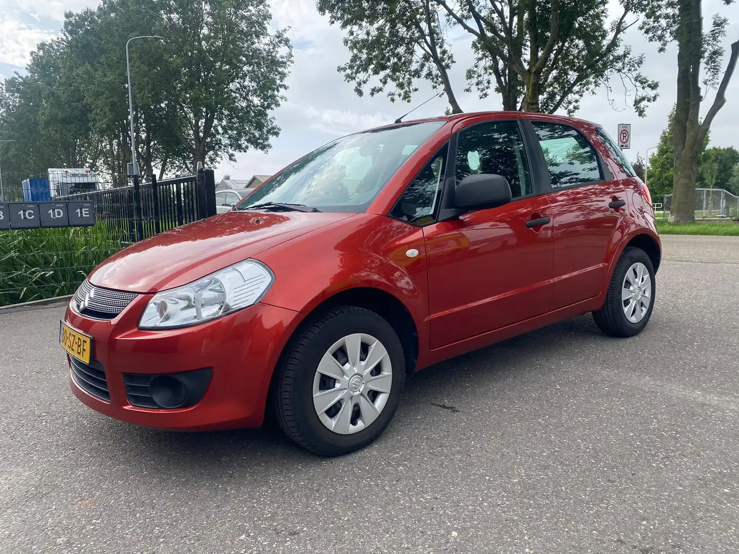 Suzuki SX4 1.5 Base LAGE KILOMETERS - NETTE AUTO Naranja - 2