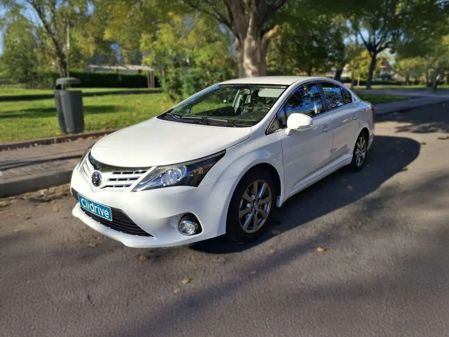 Toyota Avensis 140 Advance Blanc - 2