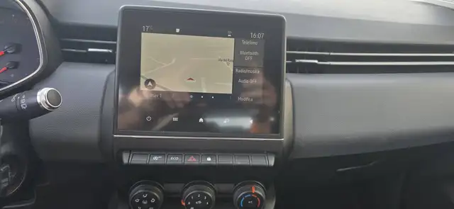 Renault Clio view 15