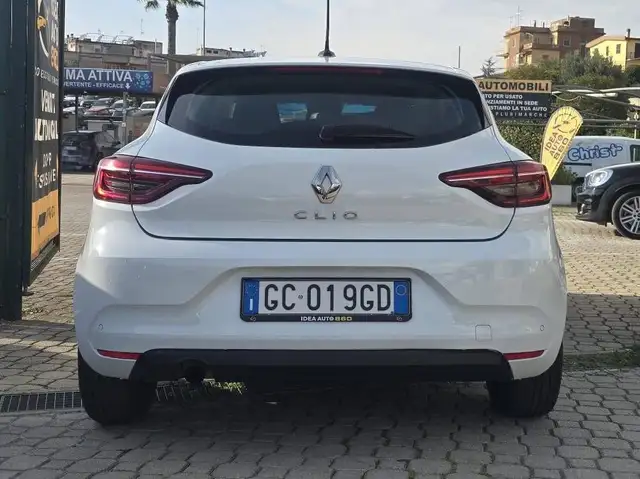 Renault Clio view 6