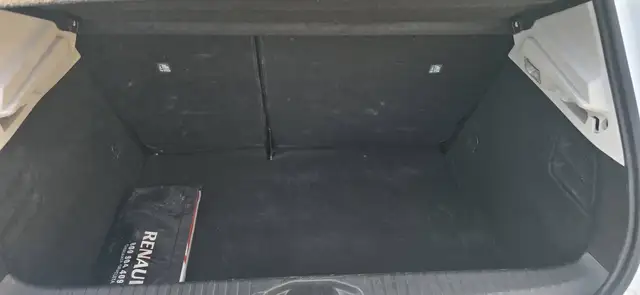 Renault Clio view 9