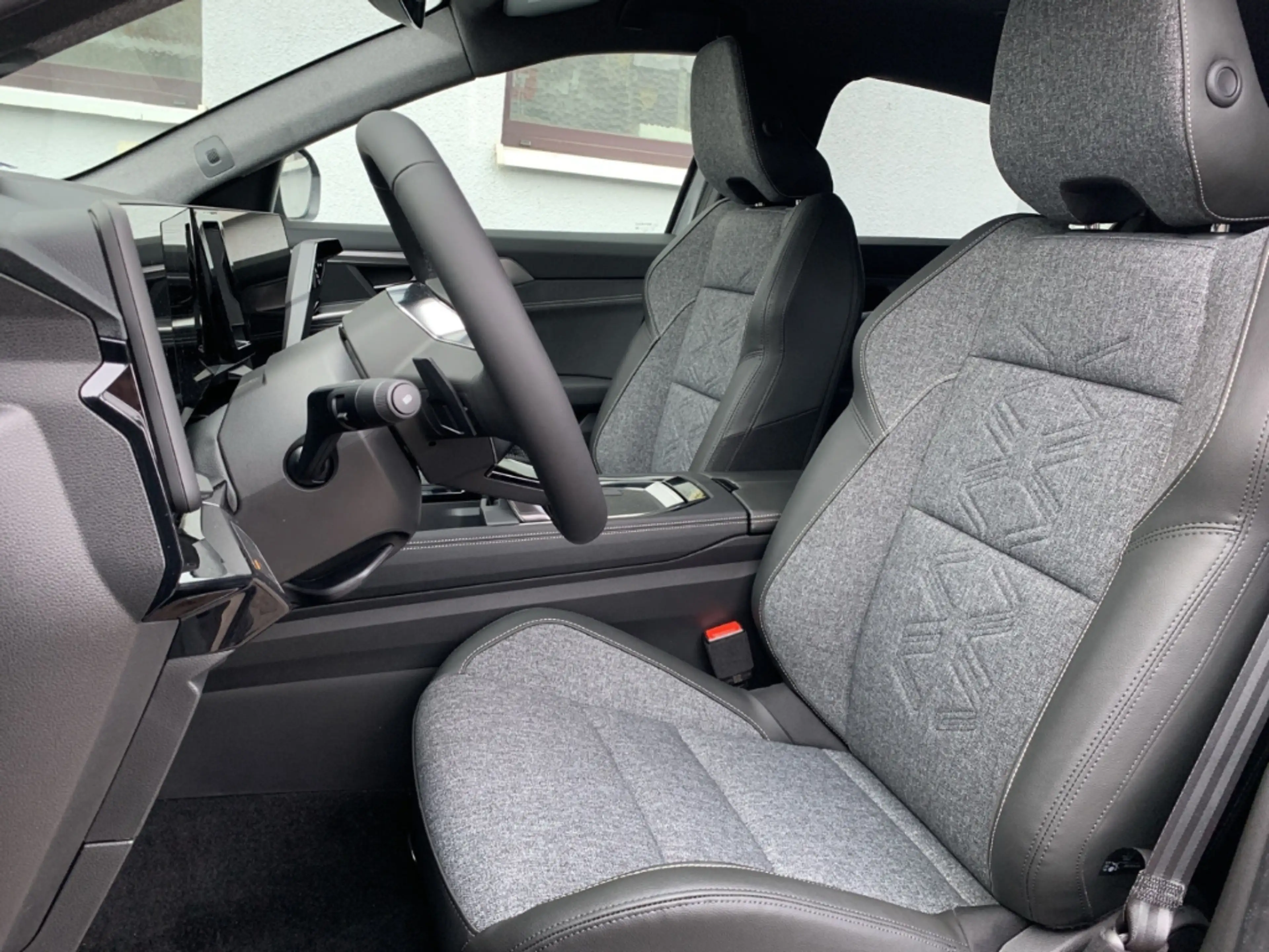 Renault Rafale TECHNO E-TECH FULL HYBRID 200 Techno SHZ+KLIMA — photo 9