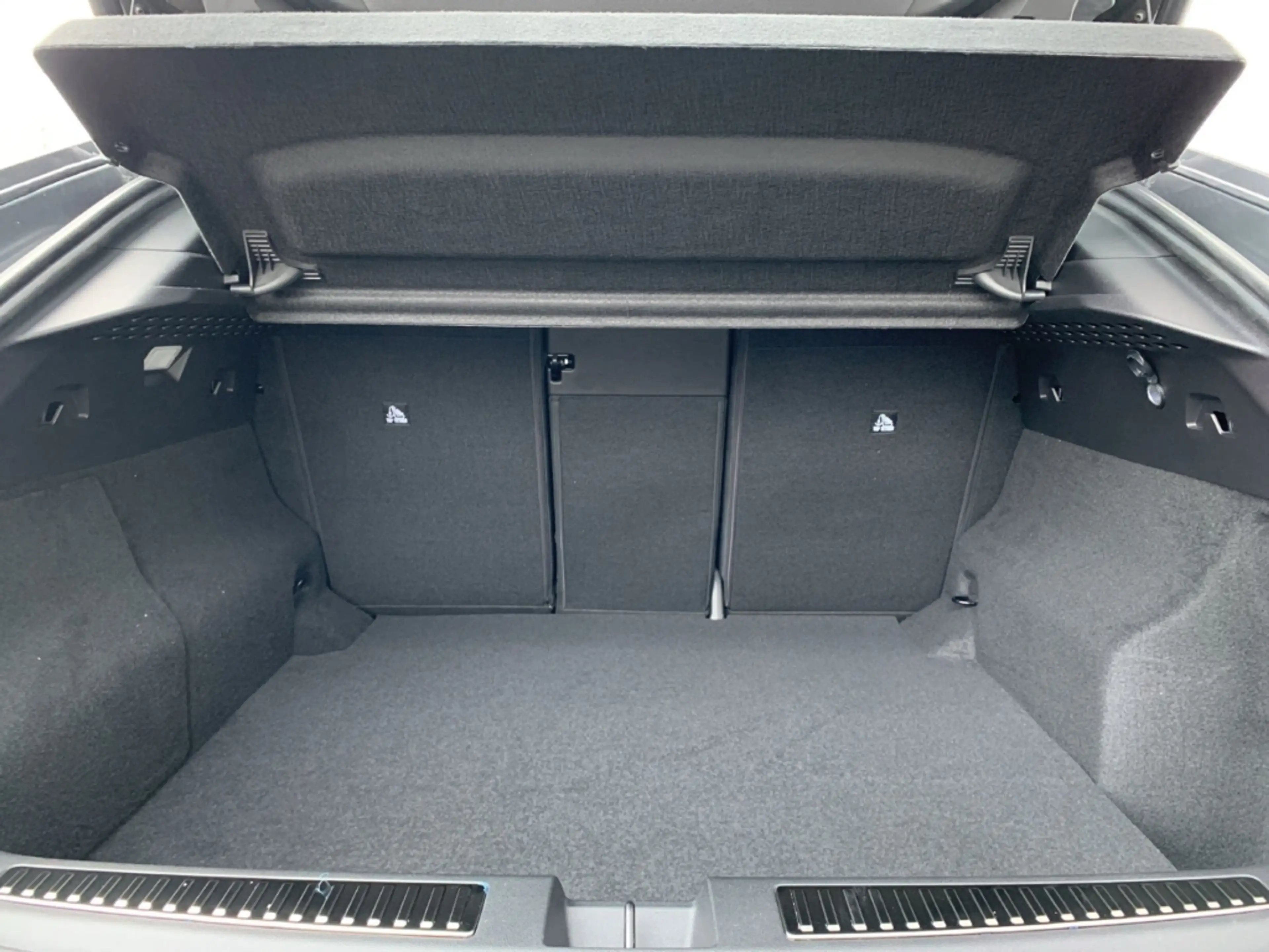 Renault Rafale TECHNO E-TECH FULL HYBRID 200 Techno SHZ+KLIMA — photo 12