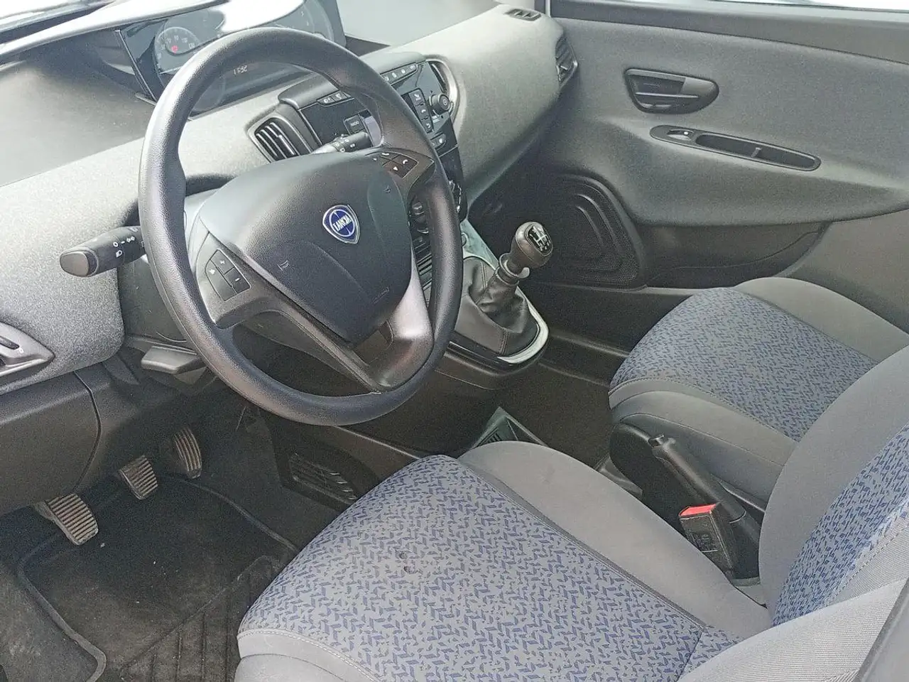 Lancia Ypsilon 2022 — фото 6