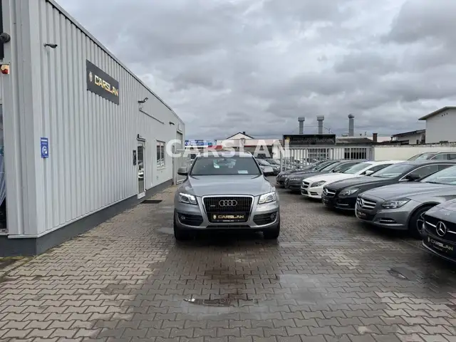 Audi Q5 view 11
