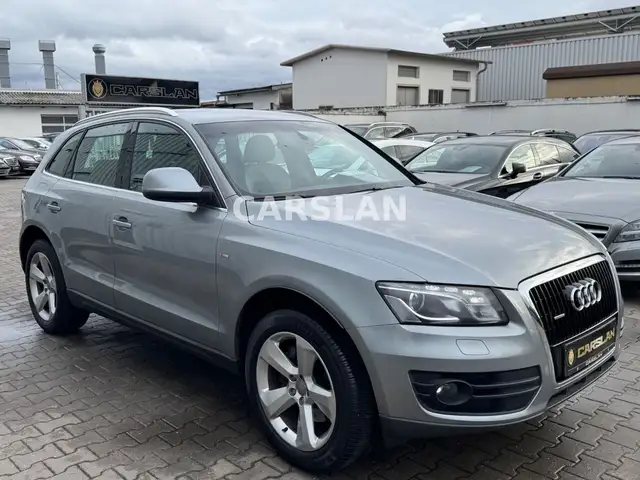 Audi Q5 view 12