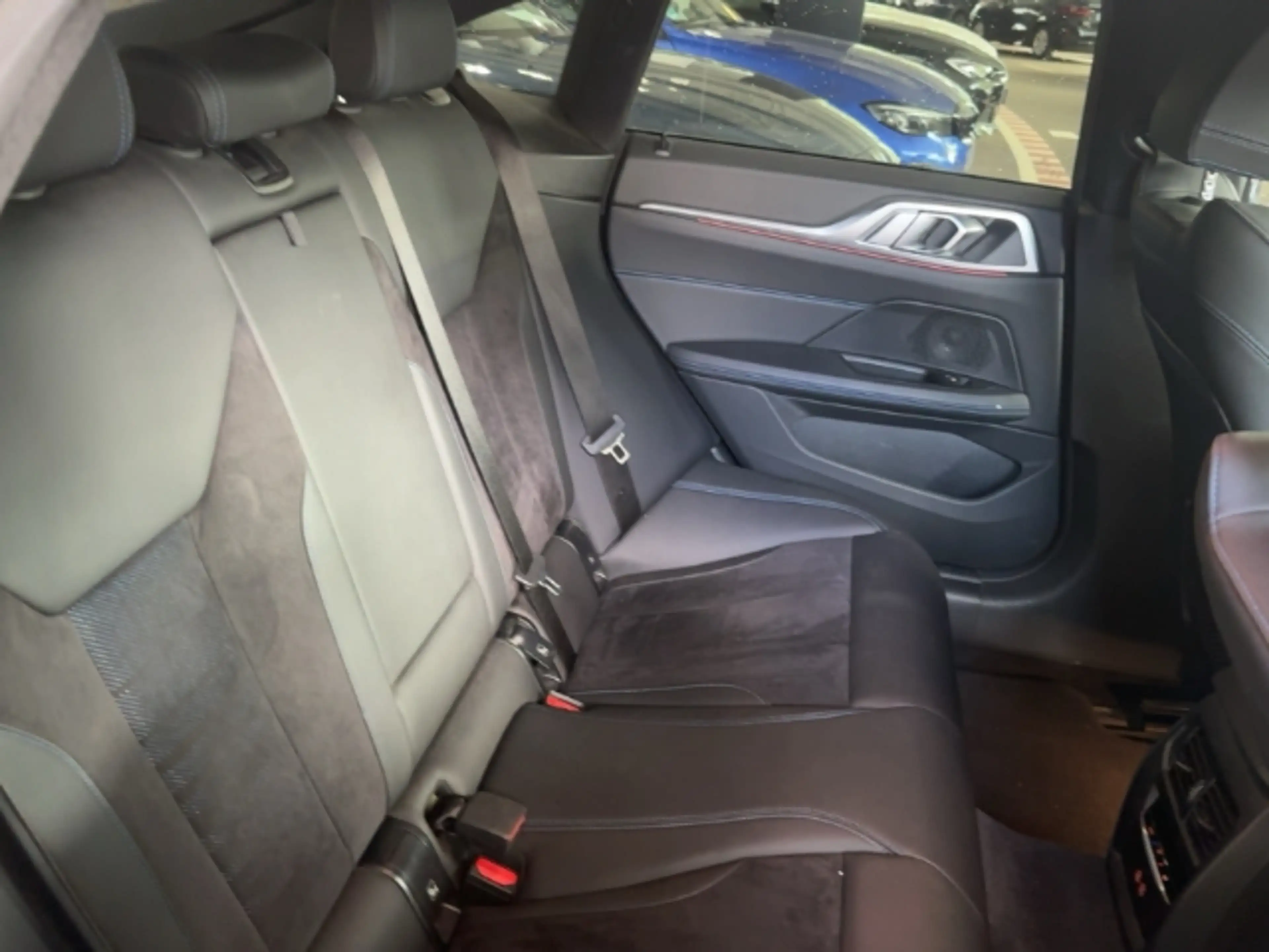 BMW i4 eDrive35 Gran Coupe Sportpaket HUD Navi Digitales — photo 7