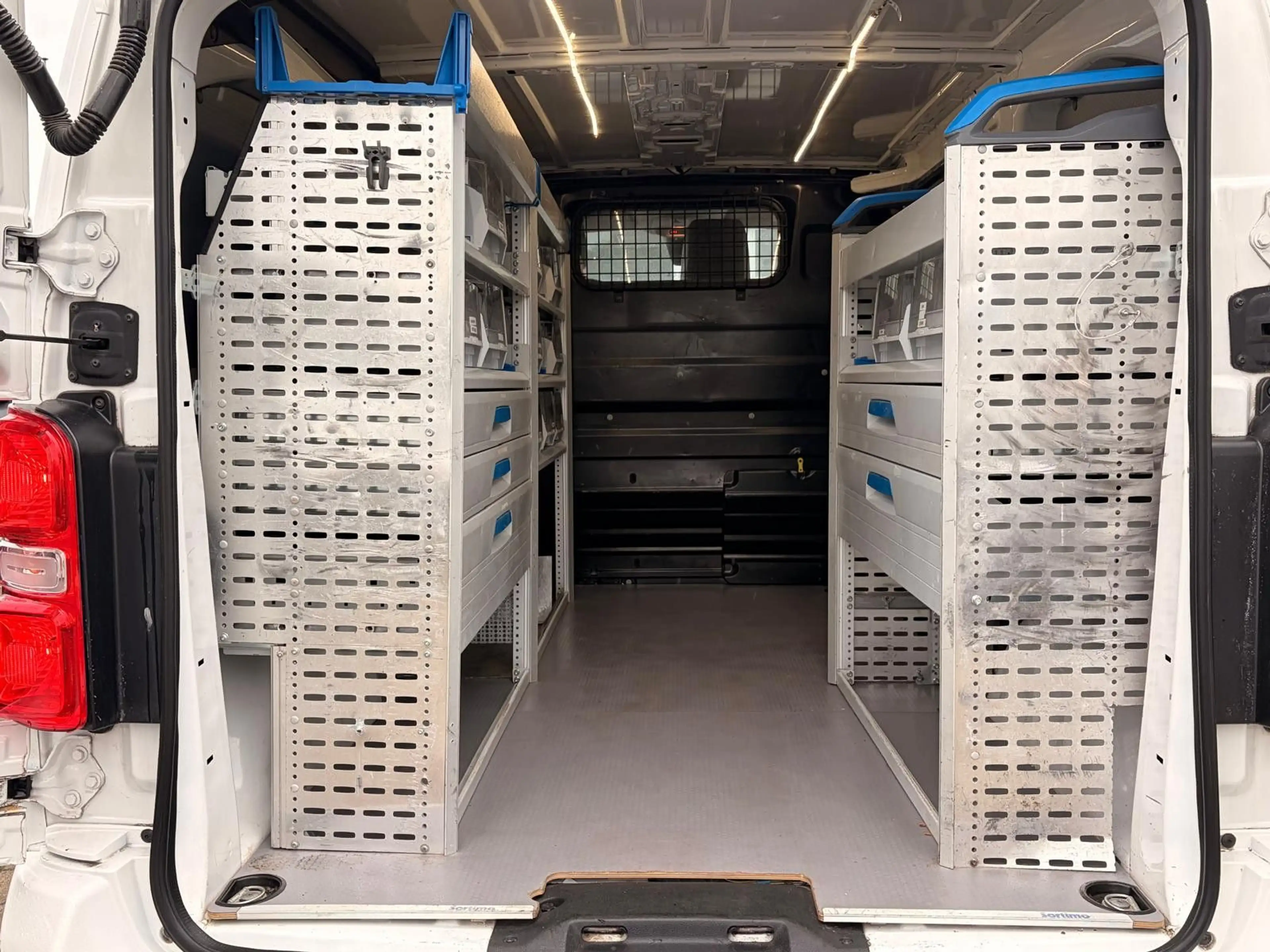 Peugeot Expert Kasten Premium L2 — photo 14