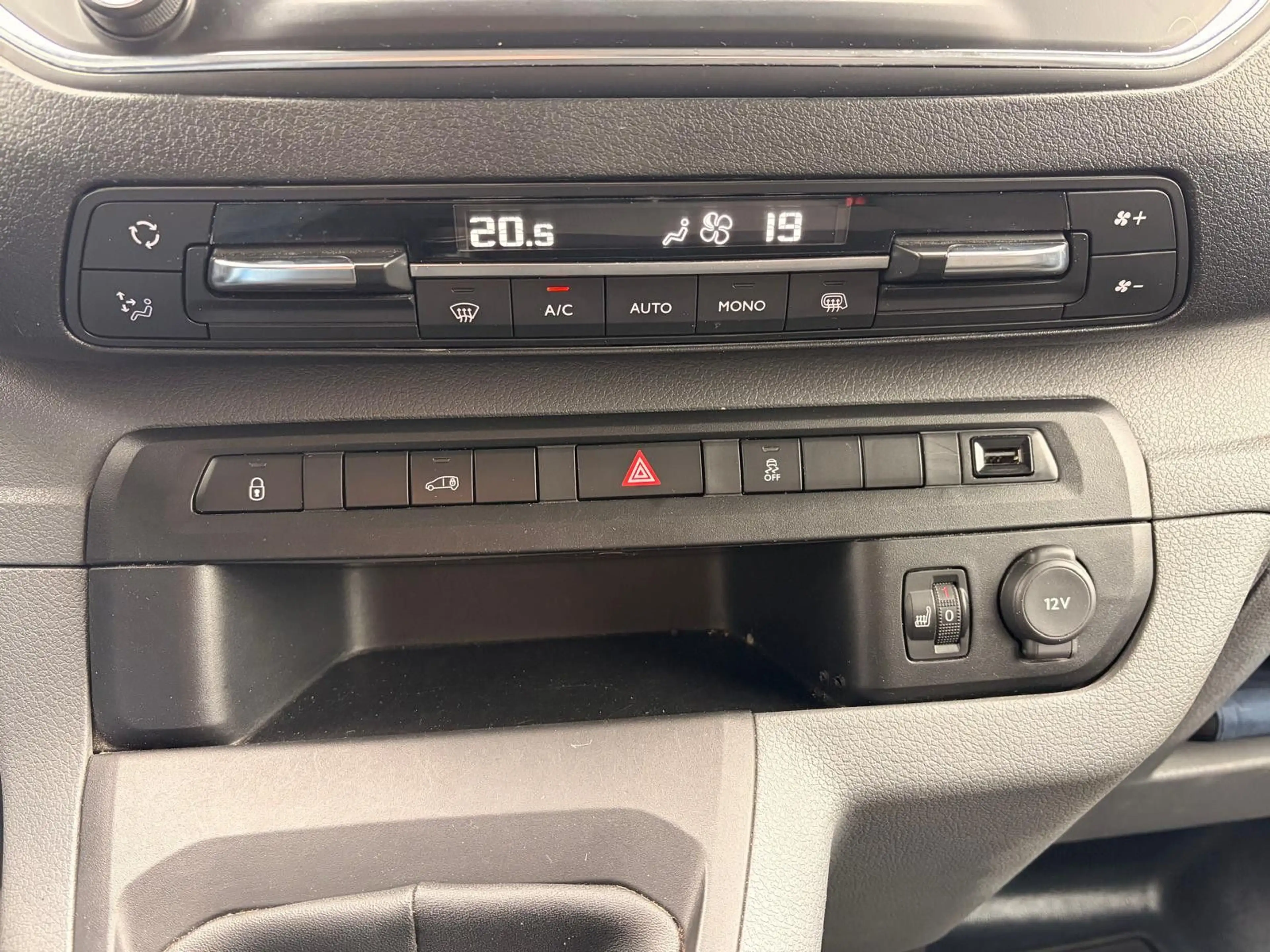 Peugeot Expert Kasten Premium L2 — photo 9