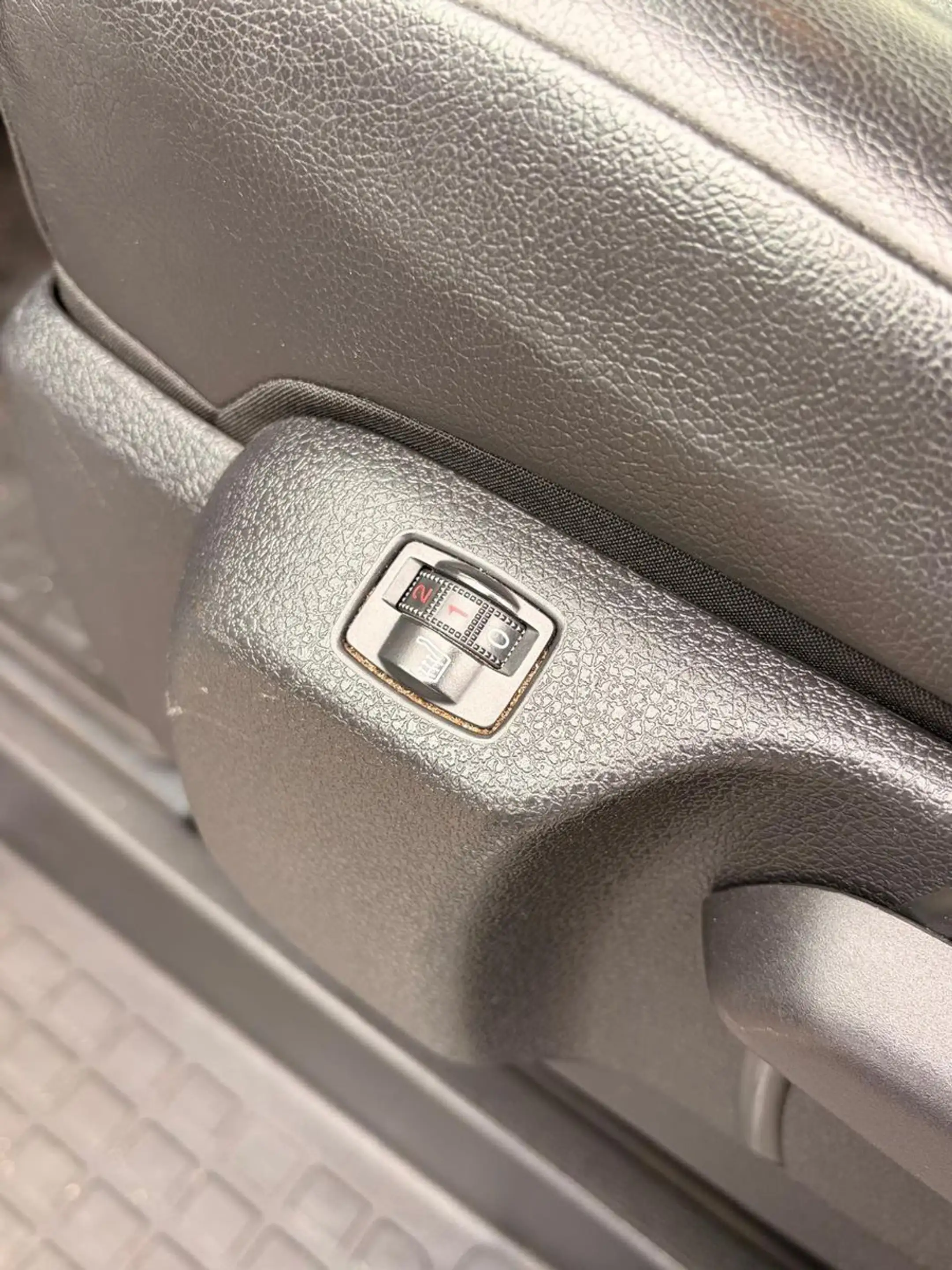 Peugeot Expert Kasten Premium L2 — photo 10